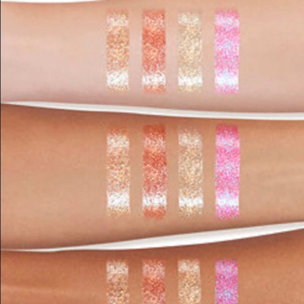 Too Faced Better Not Pout lip gloss - Picture 3 of 12